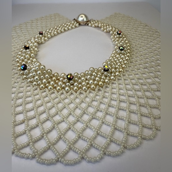 1950s faux pearl bib necklace - Picture 6 of 7